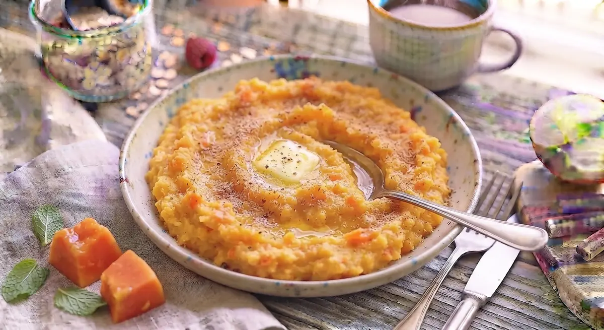 Parsnip and Carrot Mash with Butter and Nutmeg